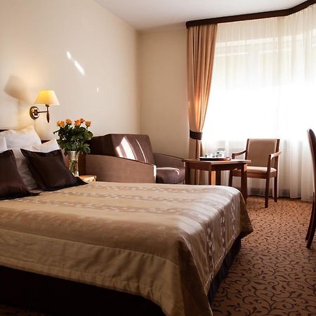 Hotel Panorama Ostrowiec Świętokrzyski Kültér fotó