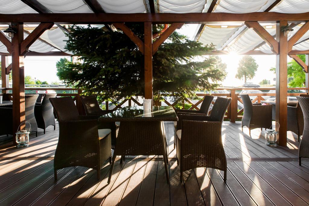 Hotel Panorama Ostrowiec Świętokrzyski Kültér fotó