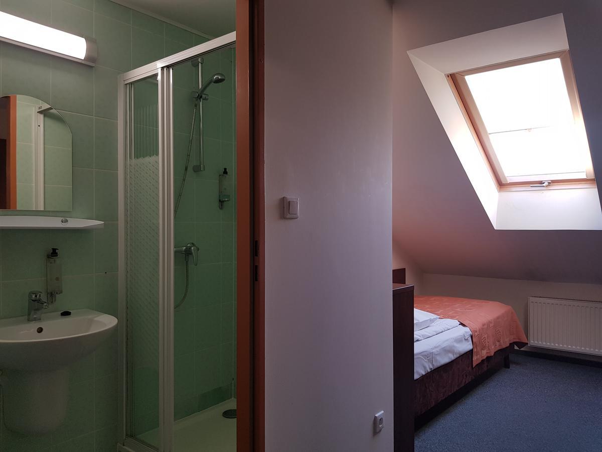 Hotel Panorama Ostrowiec Świętokrzyski Kültér fotó
