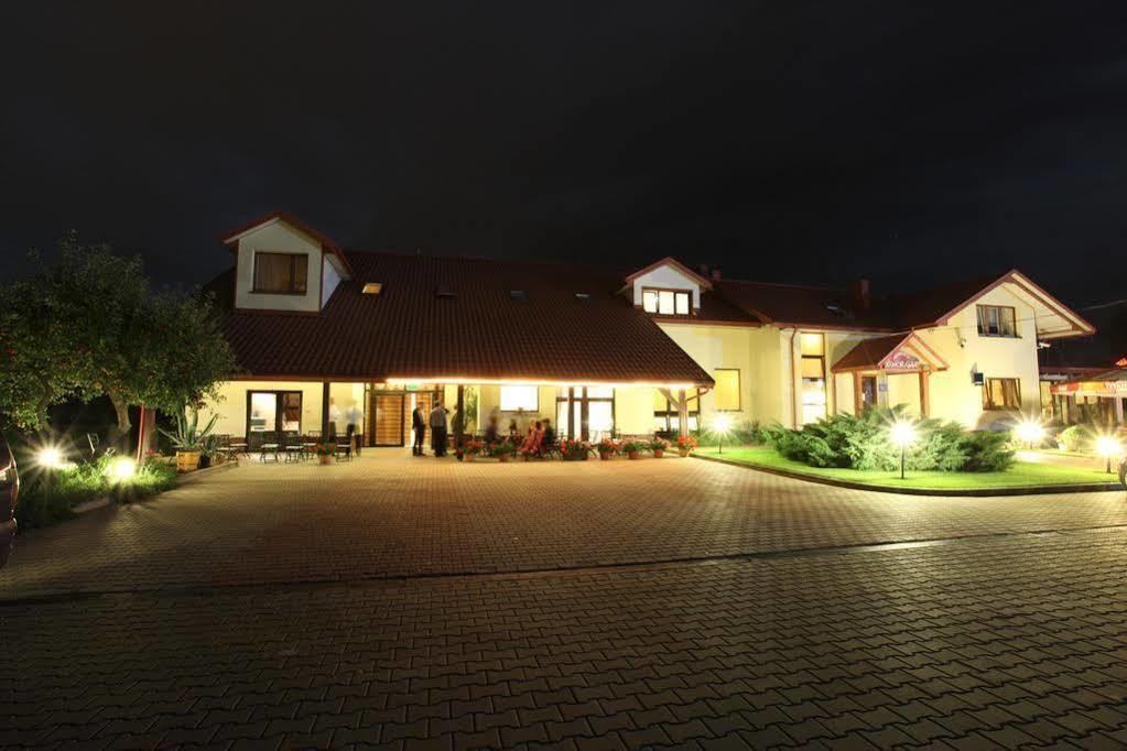 Hotel Panorama Ostrowiec Świętokrzyski Kültér fotó