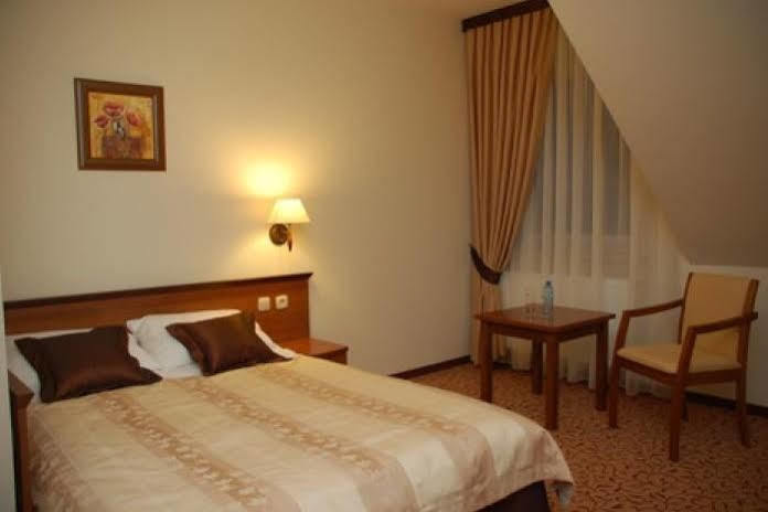 Hotel Panorama Ostrowiec Świętokrzyski Kültér fotó