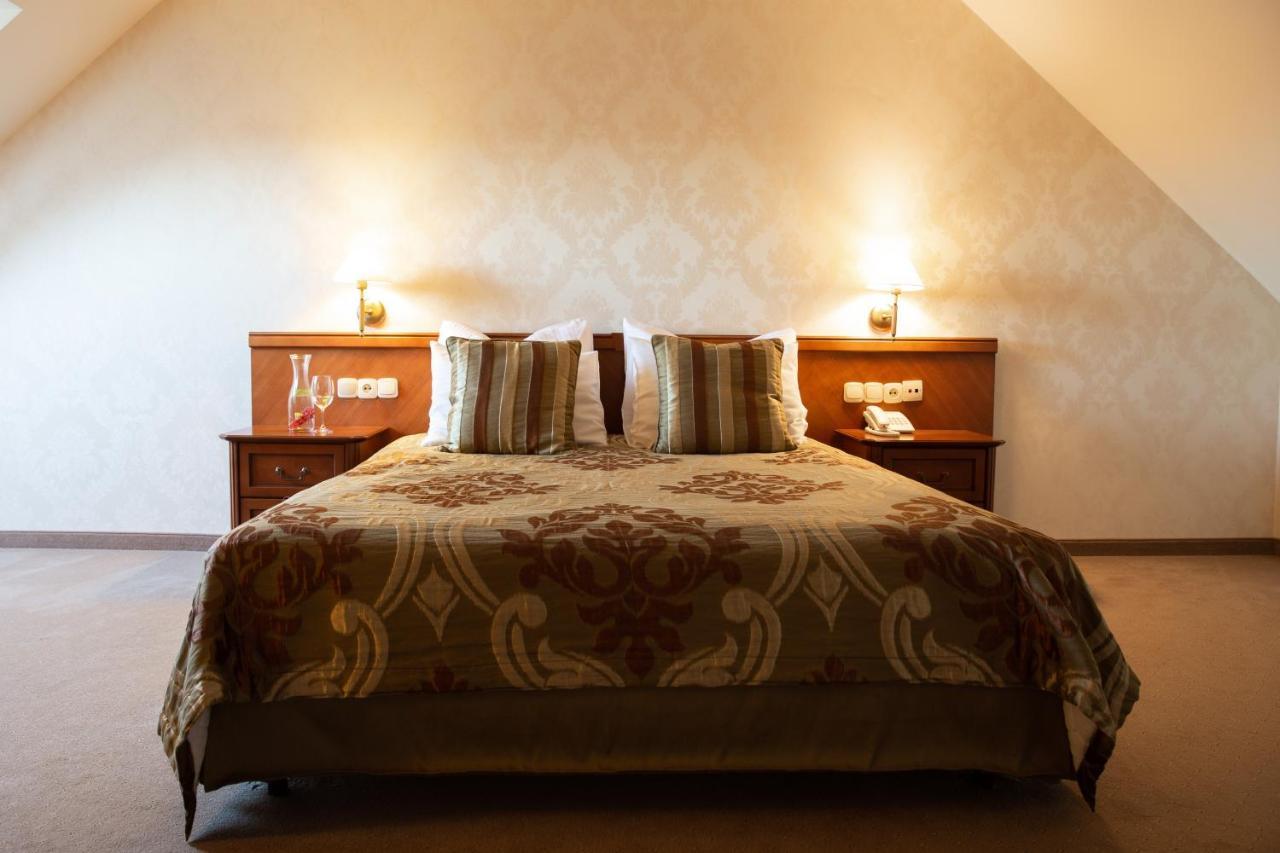 Hotel Panorama Ostrowiec Świętokrzyski Kültér fotó