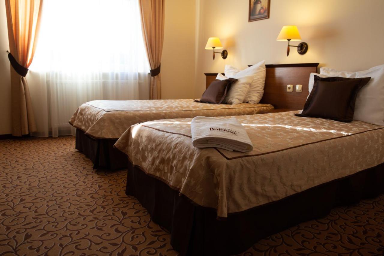 Hotel Panorama Ostrowiec Świętokrzyski Kültér fotó