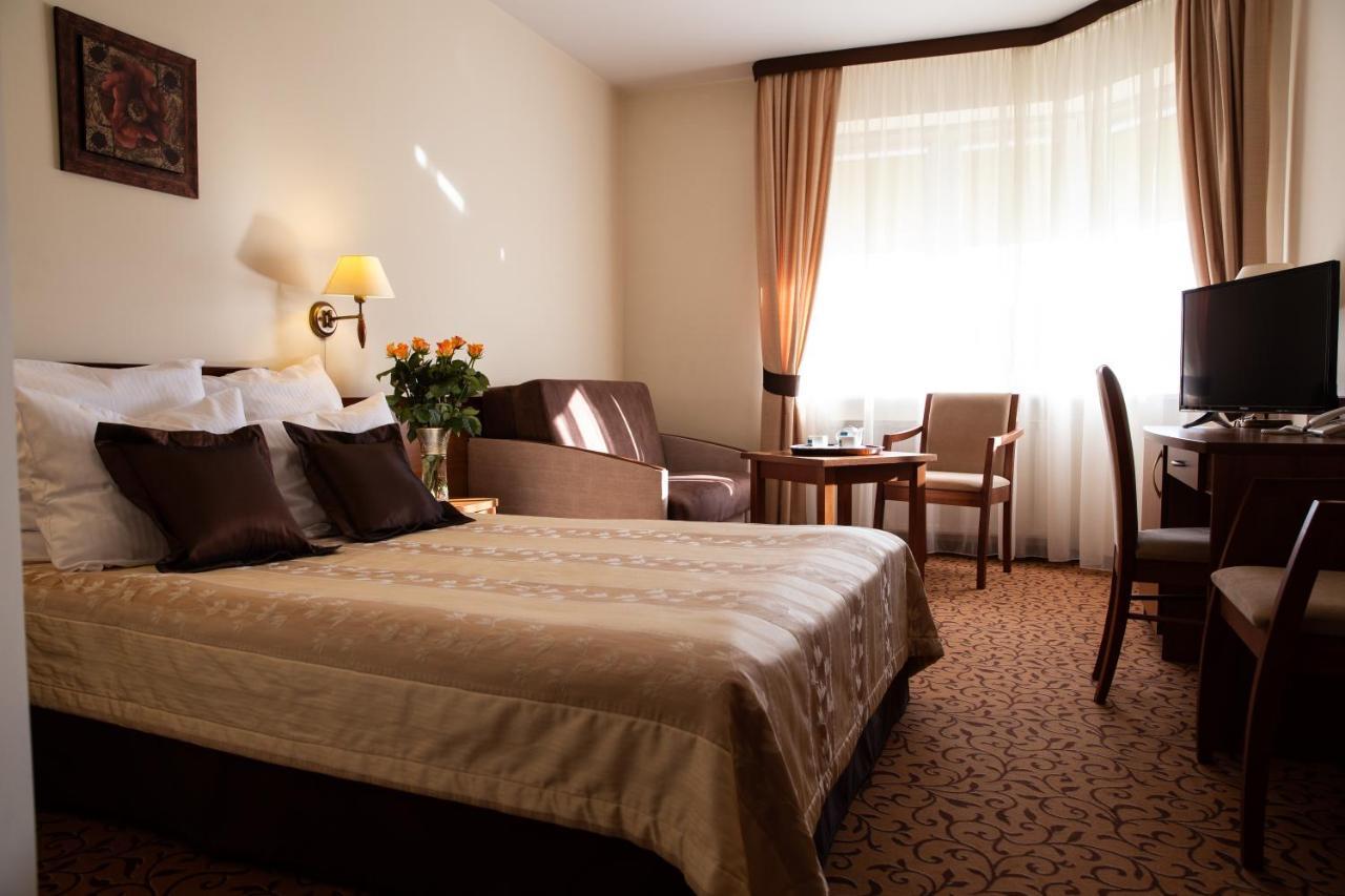 Hotel Panorama Ostrowiec Świętokrzyski Kültér fotó